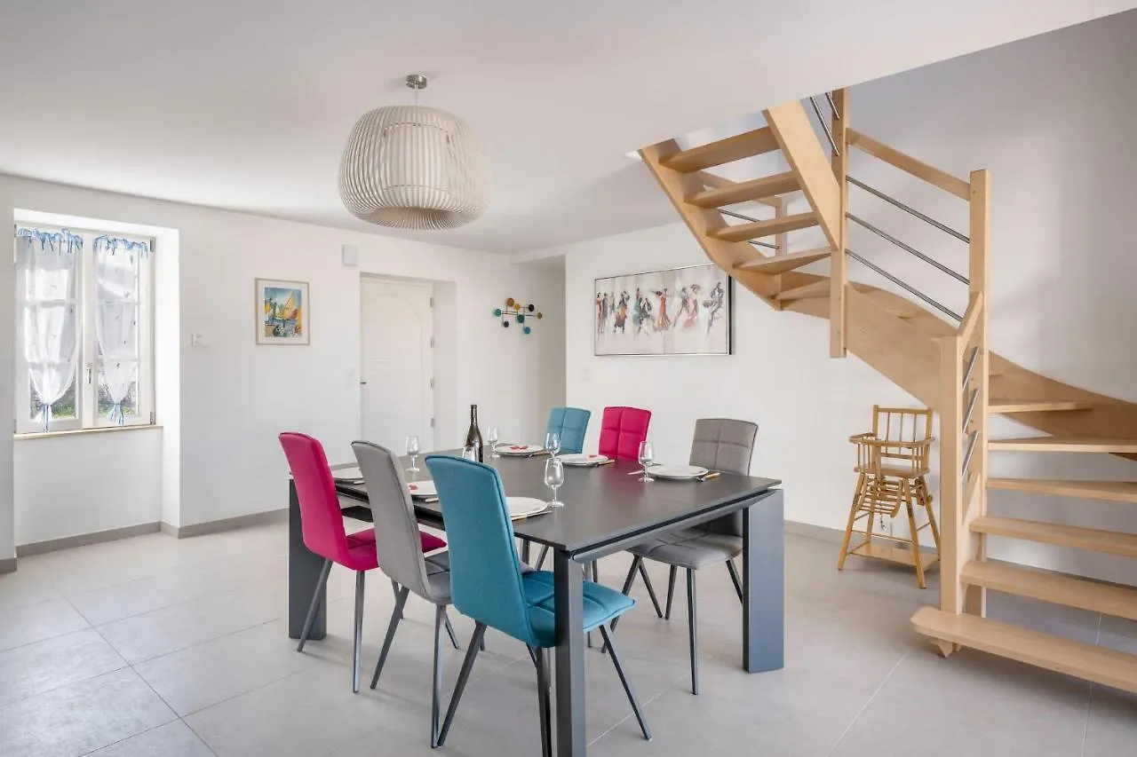 Holiday home Grande Maison Pour 8 Personnes A St Armel Saint-Armel