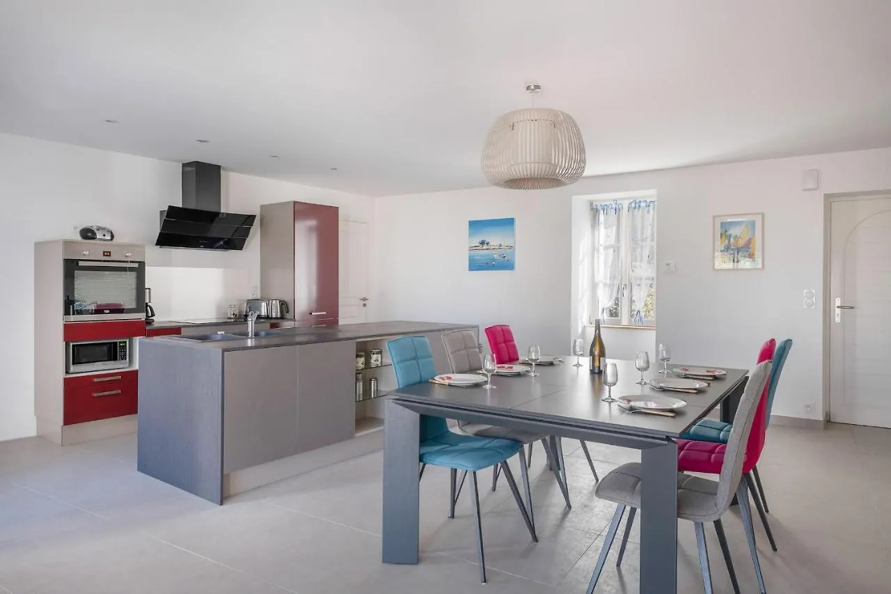 Holiday home Grande Maison Pour 8 Personnes A St Armel Saint-Armel